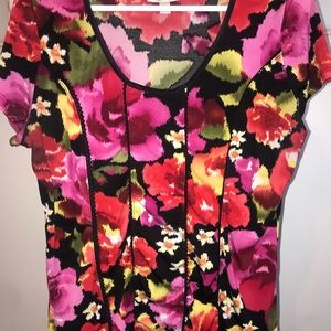 Bright flattering top!